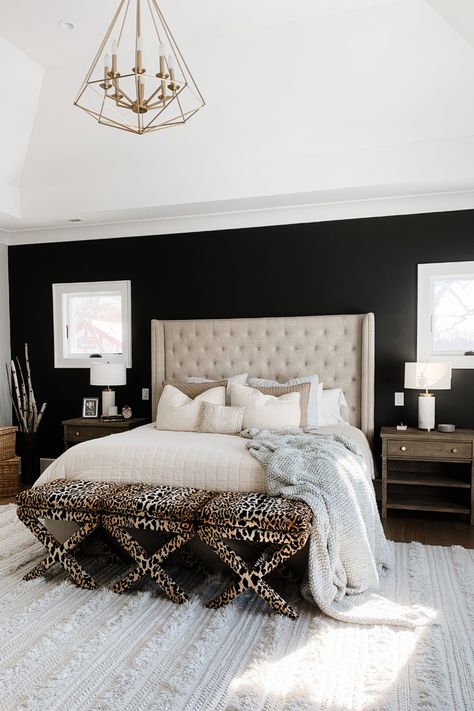 Black Accent Wall, Black Walls Bedroom, Bedroom Inspirations Master, Design Ložnic, Black Accent Walls, Black Bed Frame, Bedroom Updates, Bedroom Wall Designs, Bedroom Accent