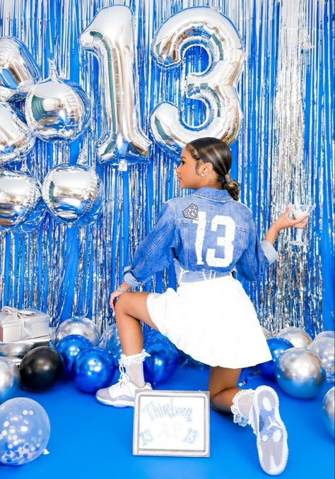 13th Birthday Photo Shoot Ideas, Picture Ideas Birthday, 13 Birthday Picture Ideas, Birthday Picture Ideas, Sweet 16 Pictures, Birthday Outfit For Teens, Birthday Photo Shoot Ideas, 13 Birthday Cake, Birthday Picture