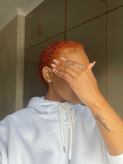 Short Hair Ginger Color, Hair Dye Ideas Black Women Short Hair, Dye Short Hair Black Women, Ginger Low Cut Hair Black Women, Dyed Hair For Black Women Natural, Short Dyed Hair Inspiration, Short Ginger Hair Black Women, Ginger Short Hair Black Women, Dyed Short Hair