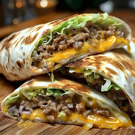 Big Mac Wraps Recipe - Big Mac Wrap Low Carb, Wrap Burger Recipes, Ground Beef Wrap, Big Mac Crunch Wrap Recipe, Homemade Big Mac Burgers, Big Mac Burrito, Big Mac Wrap Recipe, Beef Wraps Recipes, Big Mac Quesadilla