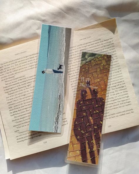 Colour Paper Ideas, Couple Bookmark Ideas, Watercolor Bookmarks Ideas Aesthetic, Book Marks Painting, Bookmark Painting Ideas, Bookmarks Painting, Bookmarks Handmade Aesthetic, Book Mark Design, Gouache Bookmark