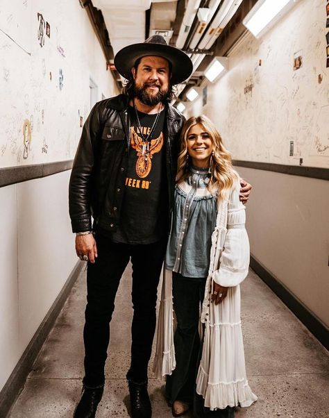 Anne Wilson Style, Sophia Lauren, Cowgirl Fits, Worship Outfits, Annie Wilson, Zach Williams, Christian Music Playlist, Christian Concert, Anne Wilson