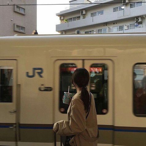 ♡┊𝔥𝔲𝔫𝔫𝔦𝔢𝔟𝔲𝔪 The Train, A Woman, Train