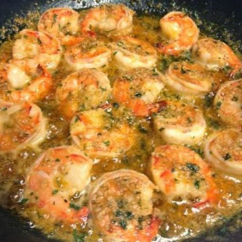 Famous Red Lobster Shrimp Scampi ~ Tastes EXACTLY like the Red Lobster Shrimp Scampi. It's a favorite recipe in our home!! Red Lobster Shrimp Scampi Recipe, Red Lobster Shrimp Scampi, Red Lobster Shrimp, Shrimp Scampi Recipe, Scampi Recipe, Shrimp Dishes, Shrimp Scampi, Red Lobster, Idee Pasto Sano