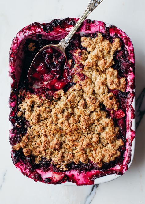 Apple & Berry Crumble With Vegan Custard - So Vegan Plum Crisp, Peach Blueberry Crisp, Apple And Berry Crumble, Crunchy Oatmeal, Mixed Berry Crisp, Mixed Berry Cobbler, Cherry Crisp, Berry Crisp, Blueberry Crisp