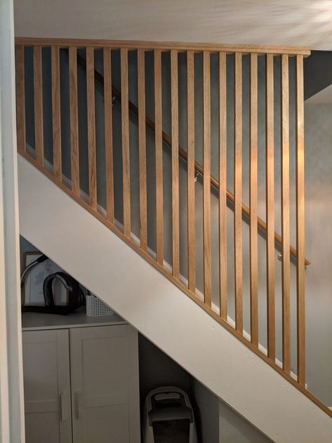 Stair Banister, Stairs Design Interior, Oak Stairs, Chalet Design, Stairway Design, Hallway Designs, Stair Case, Home Stairs Design, Wooden Stairs