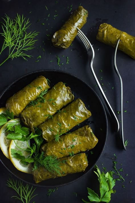 Creative Dinner, Greek Foods, Greece Food, Stuffed Grape Leaves, Foods To Try, Persian Food, Mediterranean Dishes, Food List, Mediterranean Diet Recipes