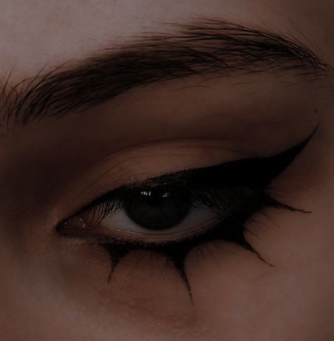 Dark Academia Aesthetic Makeup, Alex Wesker, Dark Academia Makeup, Academia Makeup, Dark Academia Grunge, Black Eye Makeup, Concert Makeup, Pretty Brown Eyes, Dark Eyeshadow