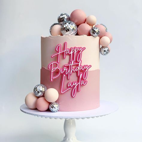 Taylor Cake Designs on Instagram: “Pretty pink disco cake 🪩💗 . . . #prettypink #prettypinkcake #discocake #prettydisco #buttercream #buttercreamcake #birthdaycake…” 30th Cake Designs, Disco Ball Barbie Cake, Food Table Backdrop Ideas, Pink Disco Cake Ideas, Disco Barbie Birthday Party, Hot Pink Disco Cake, Pink Disco Party Cake, Pink Disco Ball Cake, Disco Birthday Cake Ideas