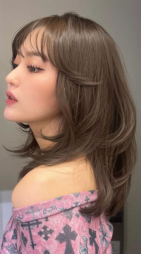 Enchanting Hair Colour Trends To Illuminate 2024 : Dark Ash Brown Ash Brown Layered Hair, Ash Beige Hair Color, Hair Color For Students, Brown Hair Colors Ash, Asian Fall Hair Color, Ash Brown Color Hair, Ash Brown Hair With Bangs, Short Brown Hair Color Ideas, Ash Brown Hair Asian