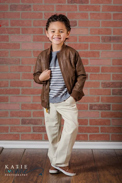 Little Boy Poses Photography, Children Poses Photography, Kid Poses For Photoshoot, Kids Model Shoot, Kids Poses For Photoshoot, Kid Photoshoot Poses, Kids Poses For Pictures, Poses For Kids Photoshoot, Kids Studio Photoshoot