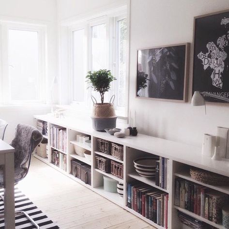 Low Shelves Living Room, Low Built In Bookshelves, Farmhouse Decor Interior, Low Bookshelves, Built In Shelves Living Room, Kitchen Farmhouse Decor, Low Bookcase, Office Lounge, Home Library Design