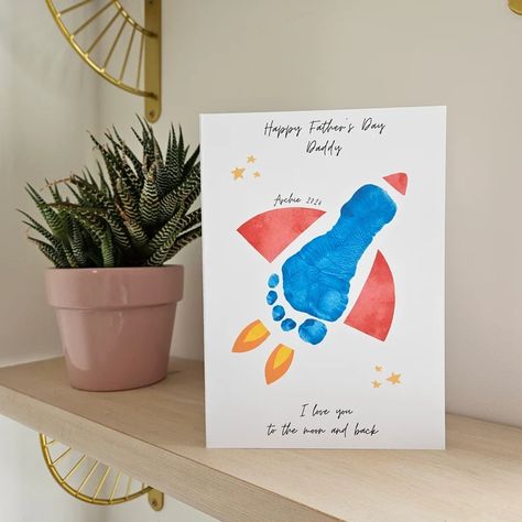 Happy Father's Day Personalised Footprint Rocket Card: DIY Handmade Craft Kit, I Love You to the Moon and Back First Dads Day Gift - Etsy UK Toddlers Fathers Day Cards, Fathers Day Crafts Painting, Father’s Day Hand And Footprint Cards, Baby Footprint Father’s Day Gift, Father’s Day Card Footprint, Footprint Cards For Dad, Fathers Day Cards For Babies, Dad Arts And Crafts Father's Day, Love You To The Moon And Back Footprint