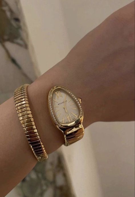 Bulgari Serpenti Watch, Dhgate Finds, Bulgari Watch, Luxe Jewelry, Dope Jewelry, Jewelry Essentials, Classy Jewelry, Expensive Jewelry, Stacked Jewelry