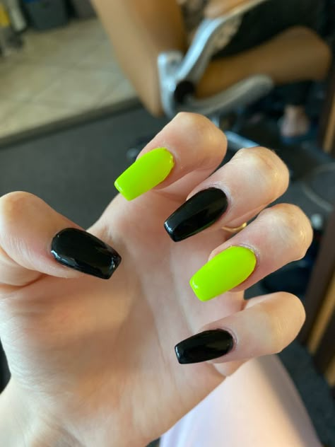 Black Neon Green Nails, Black With Neon Nails, Black And Neon Green Nails, Matte Nail Polish Colors, Neon Acrylic Nails, Fancy Nail Art, Neon Green Nails, Grunge Nails, Simple Acrylic Nails