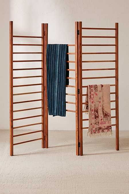 Small Apartment Furniture Ideas, Storage Room Divider, Apartment Furniture Ideas, Convertible Daybed, Tiny Apartment Decorating, Small Apartment Furniture, Ladder Storage, Apartment Storage, Kombi Home