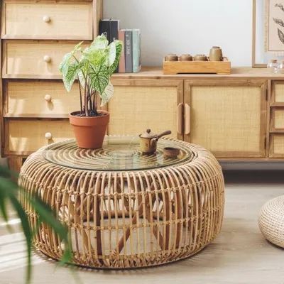 Rattan Furniture Living Room, Small Apartment Coffee Table, Accent Coffee Table, Wicker Coffee Table, Rattan Coffee Table, Deco Boheme, Woven Rattan, Cottage Design, Boho Living