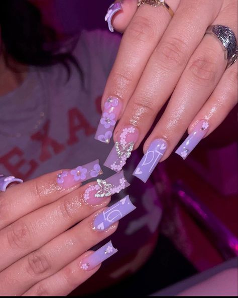 Cute Simple Birthday Nails Acrylic, Purple Nails W Initials, Purple Nail Designs For Prom, Cute Nails Acrylic Lilac, Purple Butterflies Nails, Short Square Lilac Nails, Birthday Nails Light Purple, Purple With Butterflies Nails, Light Purple And Silver Nails Acrylic