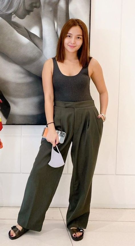 Kathryn Bernardo Outfits Casual, Wardrobe Reset, Kathryn Bernardo Outfits, Daniel Padilla, Casual Ootd, Kathryn Bernardo, College Fits, Faded Hair, Aesthetic Shop