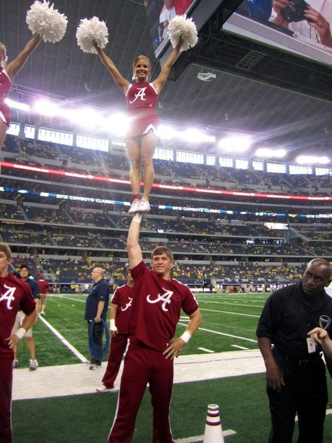 Bama Cheer, Alabama Cheerleaders, Alabama Cheer, Cheerleading Stunts, Sideline Cheer, Cheer Leaders, High School Cheerleading, Cheer Captain, School Cheerleading