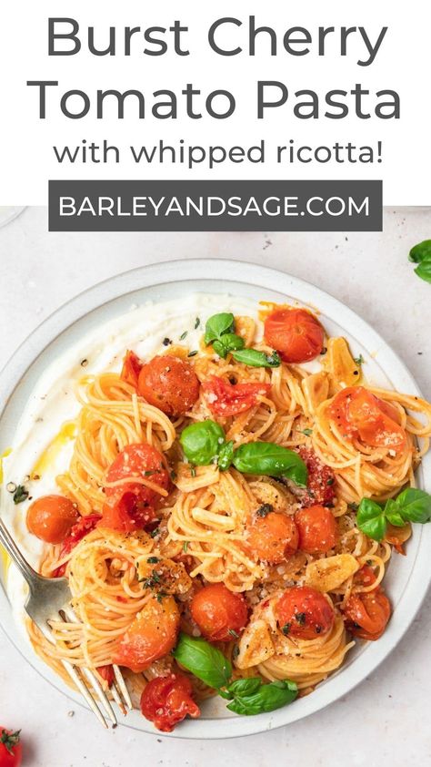 This burst cherry tomato pasta with whipped ricotta is super simple and a perfect way to use up all those summer cherry tomatoes! It's light, full of flavor, and can serve as an easy lunch or side dish. Pasta With Whipped Ricotta, Burst Cherry Tomato Pasta, Garden Tomato Recipes, Whipped Ricotta, Cherry Tomato Sauce, Favorite Pasta Recipes, Pasta Sauce Homemade, Cherry Tomato Pasta, Easy Vegetarian Dinner