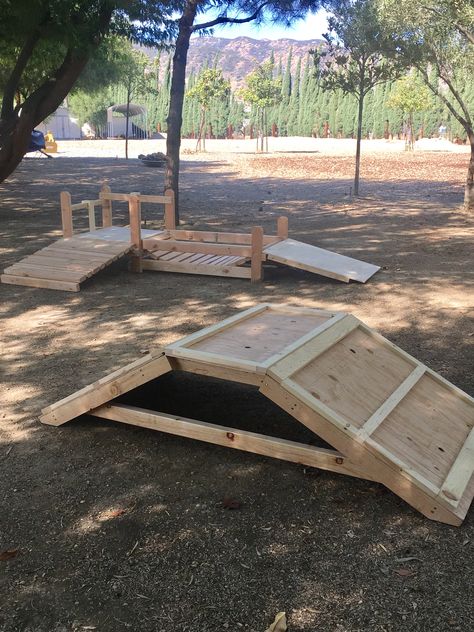 Dog Park Obstacles, Puppy Playground Backyard Diy, Diy Dog Obstacle Course Outdoors, Pallet Dog Agility Course, Agility Course For Dogs Diy, Homemade Dog Agility Course, Dog Agility Course Diy Wood, Dog Play Structure, Dog Climbing Structure