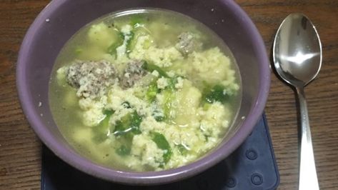 Chicken broth, ground beef, and escarole are the primary ingredients of this traditional soup.  The ground beef is combined with bread crumbs, egg, and Parmesan cheese to make bite-sized meat balls, which float amid the escarole broth. Wedding Soup With Chicken, Italian Wedding Soup Authentic, Soup With Egg, Soup With Chicken, Wedding Soup, Meatball Soup, Italian Soup, Soup Dinner, Italian Wedding