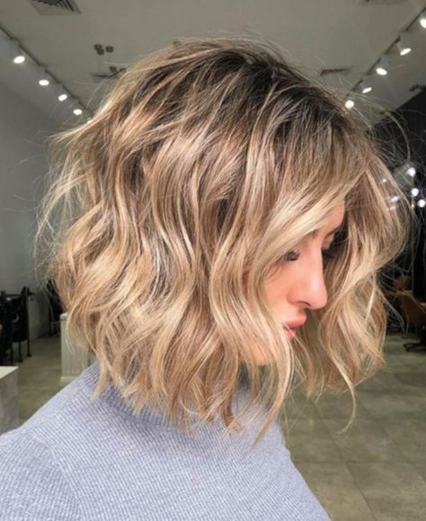 10 Chic Curly Bob Hairstyle Ideas for Fall Kręcony Bob, Retro Bob, Bob Hairstyle Ideas, Textured Lob, Messy Bob Hairstyles, Choppy Bob Haircuts, Shaggy Bob, Bob Hairstyles For Thick, Bob Hairstyles With Bangs