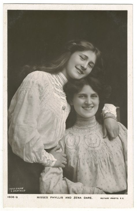 Edwardian Photos, Edwardian Shirtwaist, Images Victoriennes, Vintage Lesbian, Victorian Photography, 1900 Fashion, Victorian Pictures, Antique Photography, Simpler Times