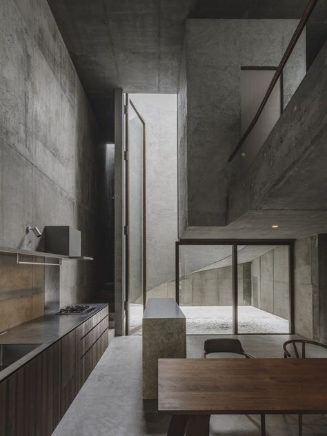 Brutalist Kitchen, Brutalist Home, Styles P, Japanese Architecture, Studio Space, Luxury Villa, Wood Shop, Interior Architecture, Interior And Exterior