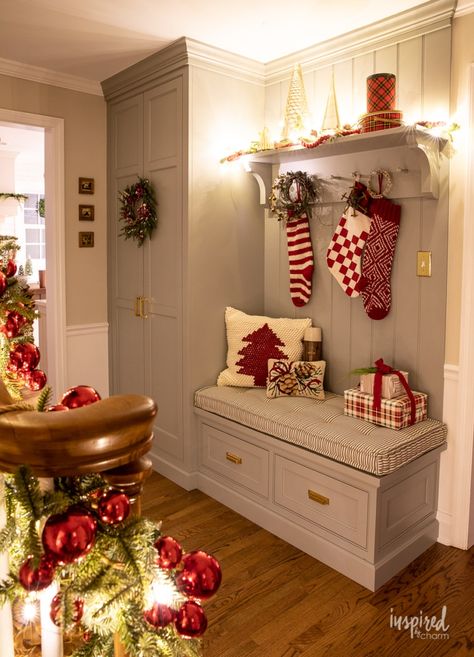 Christmas Hallway Decorations, Converted Barns, Christmas Entryway Decor, Wall Seat, Inlaw Suite, Suite Ideas, Christmas Entryway, Silver Oak, Room Cozy