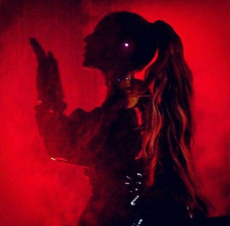 Ariana Red Aesthetic, Ariana Grande Red Aesthetic, Ariana Tour, Love Me Harder, Ariana Grande Dangerous Woman, Dangerous Woman Tour, Famous Kids, Ariana Grande Gif, Tiny Elephant