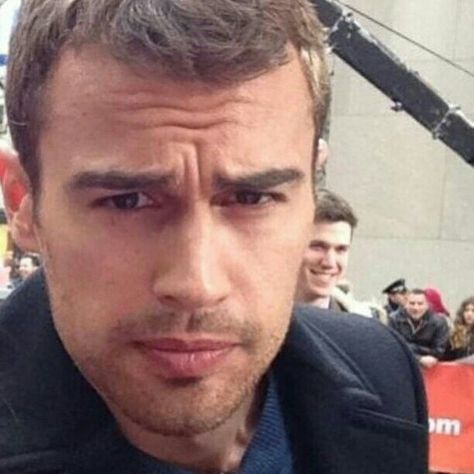 The Theo James smolder....or look of confusion Young Theo James, Theo James Funny, Theo James In Divergent, Theo James Allegiant, Four Divergent Theo James, Theo James Meme, Theodore James, Husband Material, Divergent Insurgent Allegiant