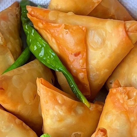 Chicken Samosa, Minced Chicken, Ginger Garlic Paste, Coriander Leaves, More Recipes, Garlic Paste, Samosa, Red Chilli, Chopped Onions