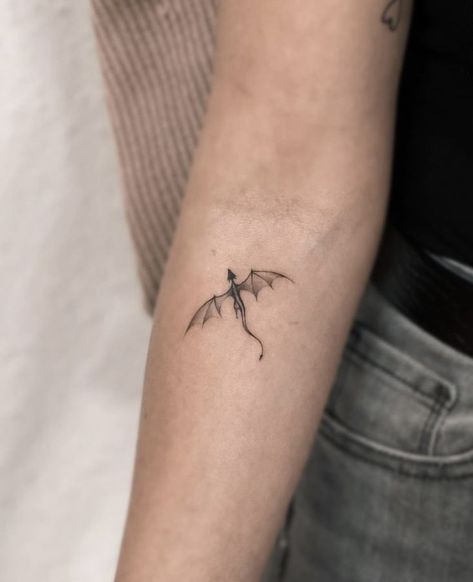 Dragon Tattoo Tiny, Dragon Tiny Tattoo, Small Microrealism Tattoo, Fine Dragon Tattoo, Mini Dragon Tattoo For Women, One Line Dragon Tattoo, Fantasy Fine Line Tattoo, Minimalist Tattoo Dragon, Fine Line Tattoo Dragon