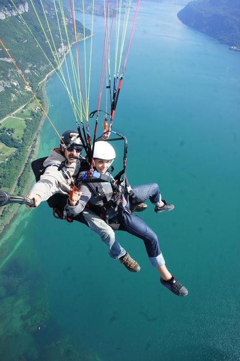 Skydiving Pictures, Hidden Travel Gems, Hang Gliders, Couple Travel Photos, Climbing Outfits, Base Jump, Hot Air Balloon Adventure, Sky Diving, Extreme Adventure