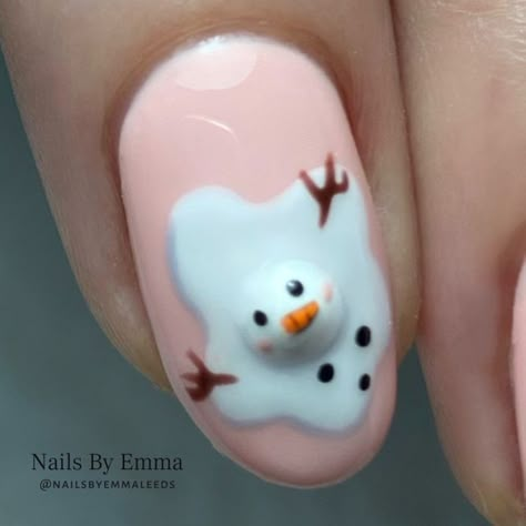 Snowman Nails, Nail Art Noel, Cute Simple Nails, Christmas Gel Nails, Holiday Music, Cute Penguin, Trivia Quiz, Christmas Songs, Short Acrylic Nails Designs