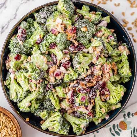 This refreshing Broccoli Salad with Cranberries is a super simple and delicious side-dish that will impress your family and guests. Broccoli Salad With Mandarin Oranges, Broccoli Salad Raisins, Broccoli Salad With Pecans, Broccoli Blueberry Salad, Broccoli Crunch Salad Recipes, Brocoli Salad Recipes, Cranberry Broccoli Salad, Broccoli Cranberry Salad, Craisins Recipes