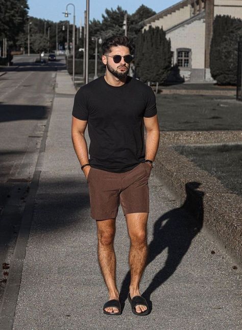 Sporty Outfits Men, Nike Slides Outfit, Beach Outfit Men, Slides Outfit, Black Outfit Men, Streetwear Ideas, Mens Shorts Outfits, Mens Summer Outfits, Mens Casual Outfits Summer