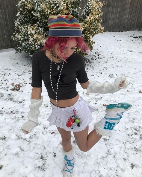 Fatdoink69 on Instagram: “hi I been afk but my hair is pink edit* ok since everyone knows these dc boots rite imma tell u a story I found hot pink ones with white…” Snow Boots Aesthetic, Dc Snow Boots, Dc Boots, Snow Boots Outfit, Pink Edit, Boots Aesthetic, Fire Fits, Cool Fits, Fashion Story