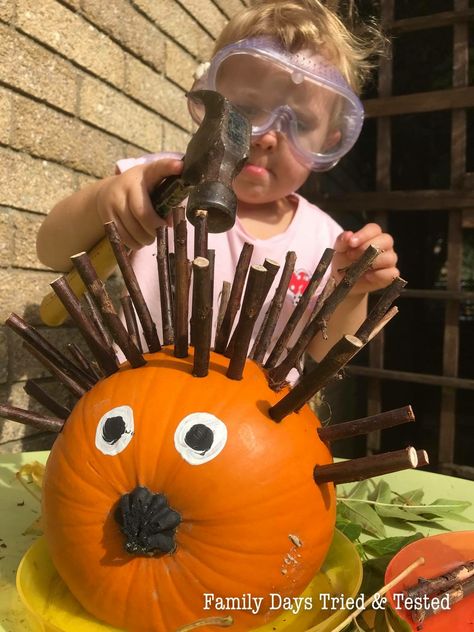 Hedgehog Pumpkin, Fun Halloween Activities For Kids, Halloween School Crafts, Pumpkins Preschool, Fall Crafts For Toddlers, Fun Halloween Activities, Hedgehog Craft, Forest School Activities, Autumn Leaves Art