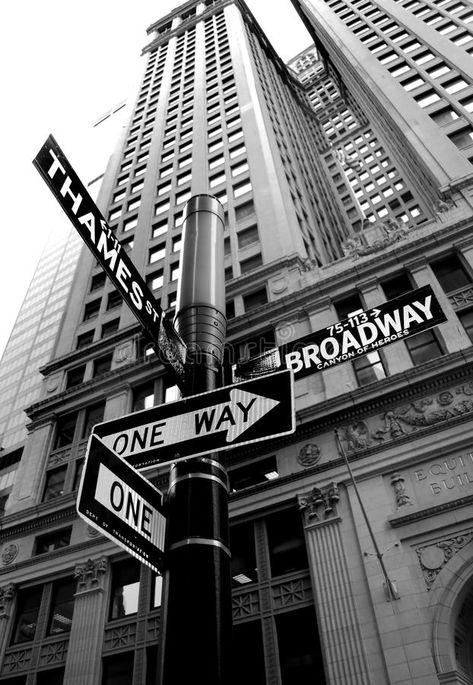 Broadway Street Sign, Black And White New York City, New York In Black And White, Iconic New York Pictures, New York Broadway Aesthetic, New York Street Aesthetic, New York Street Signs, New York Tattoos, New York Street Sign