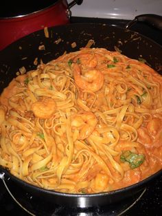 Shrimp and pasta with tomato cream sauce. ADDICTIVE!! Pasta With Tomato Cream Sauce, Tomato Cream Sauce Pasta, Pasta Photo, Shrimp And Pasta, Pasta With Shrimp, Tomato Cream Sauce, Tumblr Food, Easy Salad Recipes, Shrimp Pasta