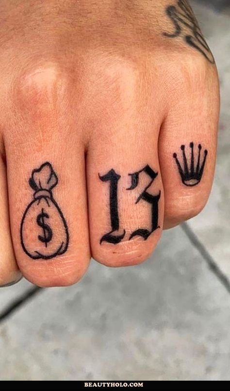 Best Finger Tattoos, Men Finger Tattoos, Money Sign Tattoo, Cool Finger Tattoos, Finger Tattoo Ideas, Skull Hand Tattoo, Finger Tattoo For Women, Gangsta Tattoos, Finger Tats