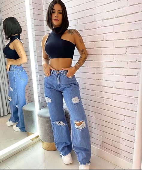 Oi, mana! ❤️ on Instagram: “Cropped Steff R$28,00 Tecido poliamida (estica) Recorte na manga Tamanho único . . #cropped #golaalta #elasvestematelier #modastreet…” Nike Style, Spring Fits, Nike Fashion, Corset Top, Ripped Jean, Concert Outfit, Mom Jeans, Fashion Looks, Crop Tops