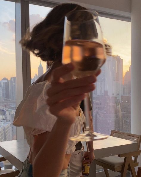 Foto Glamour, Photographie Inspo, Nyc Life, Learning To Love Yourself, Classy Aesthetic, + Core + Aesthetic, City Aesthetic, Insta Photo Ideas, Future Life