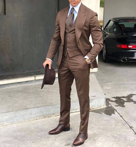 Groomsmen Brown, Prom For Guys, Prom Tuxedo, Brown Suits, Groomsmen Suits, Brown Wedding, Tuxedo Suit, Slim Fit Suit, Mens Formal