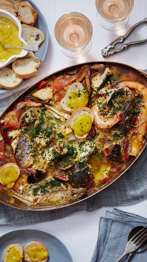 This Provençal staple may have humble beginnings, but it’s the undisputed king of fish stews. Bouillabaisse Recipe, Grilled Prawns, Fish Stew, Kitchen Skills, Lobster Recipes, Big Project, Chef Recipes, Fish Dishes, Stew Recipes