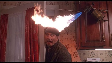 Tumblr, Home Alone 1, Home Alone 1990, Classic Holiday Movies, Joe Pesci, Home Alone Movie, Holiday Movies, 20th Century Studios, Roman Polanski