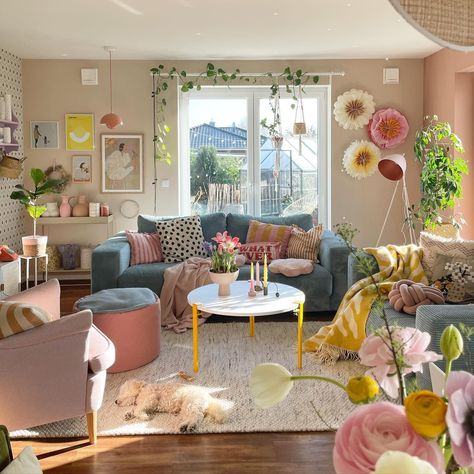 Eclectic Preppy Decor, Pastel Cottagecore Decor, Pastel Danish, Cute Living Room, Colorful Apartment, Dream Apartment Decor, Future Apartment Decor, Colourful Living Room, Future Apartment